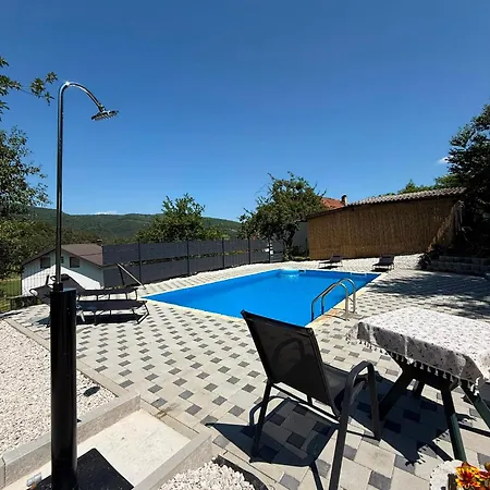 Morus House With A Pool Near Sarajevo Kresevo